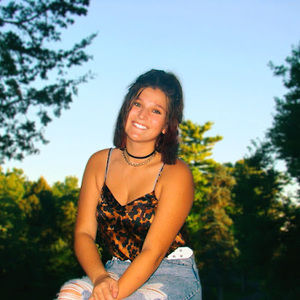 Meet your Posher, Leah